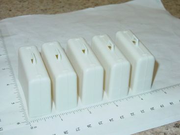 Set/5 Tonka White Airport Tug Suitcase/Luggage Replacement Toy Part Main Image