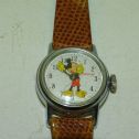 Vintage Ingersoll Mickey Mouse Women's Lizard Band Wristwatch Alternate View 2