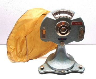 Vintage August Sauter New York Balance 1000 MG Capacity Scale Made In Germany Main Image Vintage August Sauter New York Balance 1000 MG Capacity Scale Made In Germany Main Image