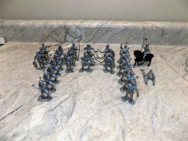 Huge Lot Of 28 Vintage Marx Knights Figures Figurines Playset Silver/Gray Main Image