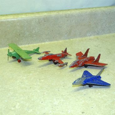 Vintage Tootsietoy U.S.A. Jets, Sea Plane (4), F 40 Cutlass Star Fire, Cast Lot Main Image Vintage Tootsietoy U.S.A. Jets, Sea Plane (4), F 40 Cutlass Star Fire, Cast Lot Main Image
