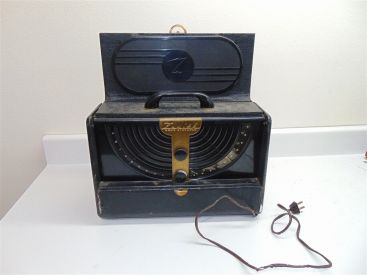 Vintage Zenith Long Distance Catalin Tube Carry Case Radio-AM-Not Tuning Main Image Vintage Zenith Long Distance Catalin Tube Carry Case Radio-AM-Not Tuning Main Image