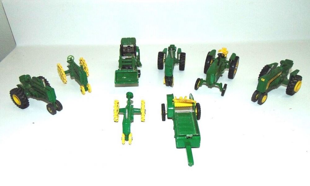 Vintage Ertl John Deere Tractor Lot 1