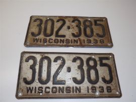 Vintage 1938 Wisconsin License Plate Pair #302-385